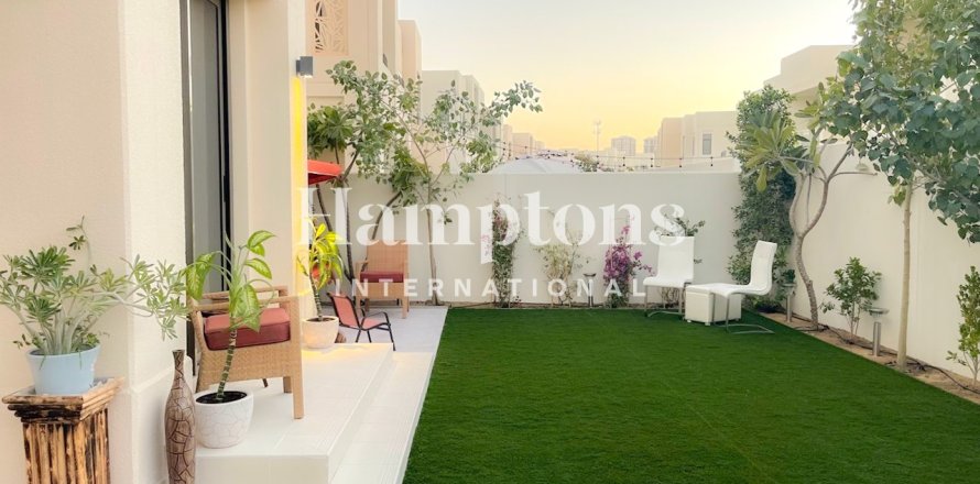 Maison de ville à Arabian Ranches, Dubai, EAU: 3 chambres, 283.72 m2 № 719034
