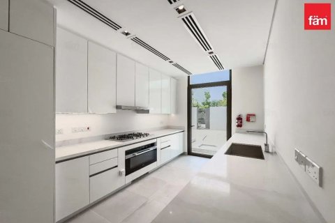 Villa in Dubai, UAE 4 bedrooms, 642.5 sq.m. № 766262 - photo 5