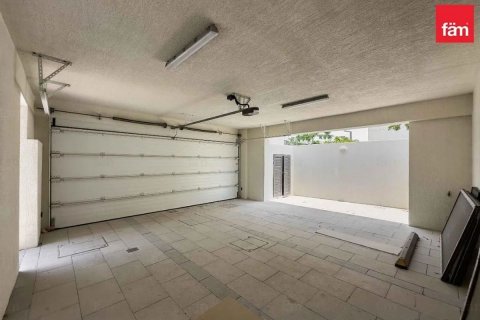 Villa in Dubai, UAE 4 bedrooms, 642.5 sq.m. № 766262 - photo 8