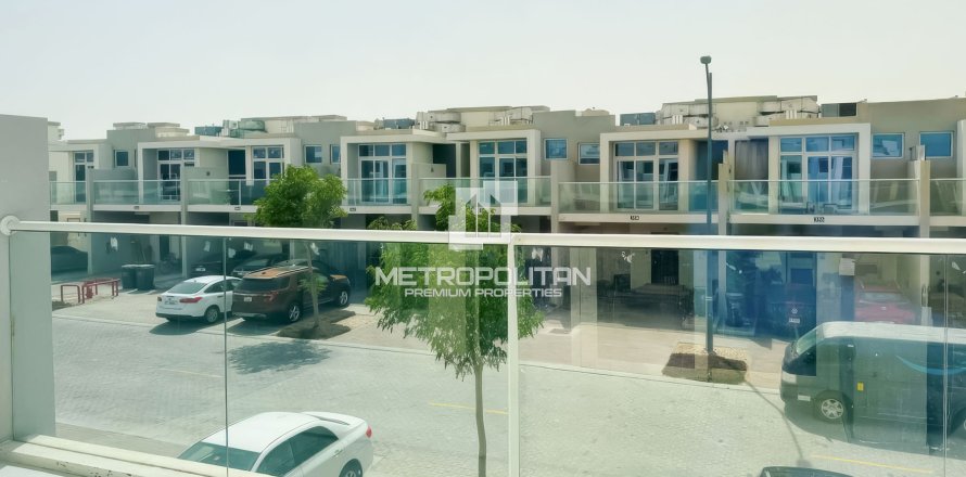 Kuća u nizu u DAMAC Hills (Akoya by DAMAC), Dubai, UAE 155 m2, 3 spavaćih soba Br. 664988