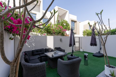 Villa til salgs i Dubai, Emiratene 3 soverom, 181.46 kvm Nr. 637599 - Foto 20
