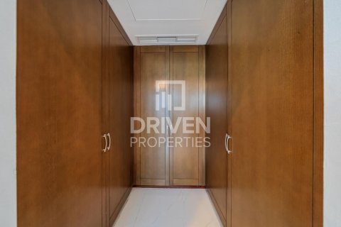 Lägenhet till försäljning i Palm Jumeirah, Dubai, UAE 3 sovrum, 376.54 kvm Nr. 762074 - fotografi 12