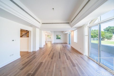 Willa do wynajęcia w Dubai Sports City, Dubai, ZEA 5 sypialnie, 967.4 mkw., nr 766816 - zdjęcie 2