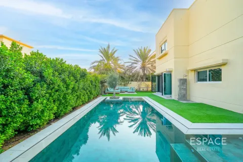 Vila di Meadows, Dubai, UAE 4 bilik tidur, 362 meter persegi № 738112 - foto 2