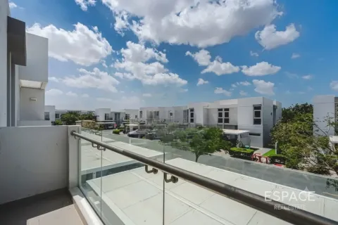 Radhus uthyres i Mudon, Dubai, UAE 3 sovrum, 192 kvm Nr. 738116 - fotografi 8