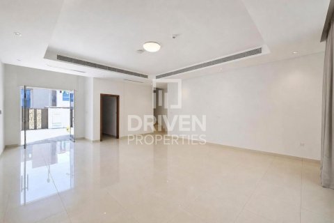 Villa til salg i Jumeirah, Dubai, UAE 6 soveværelser, 1393.55 kvm № 767994 - foto 4