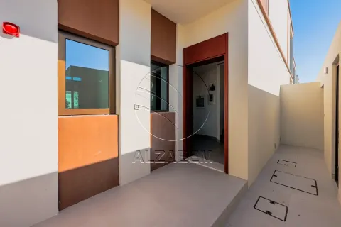 Rijtjeshuis te huur in Abu Dhabi, VAE 2 slaapkamers, 139 vr.m., nr 725706 - foto 9