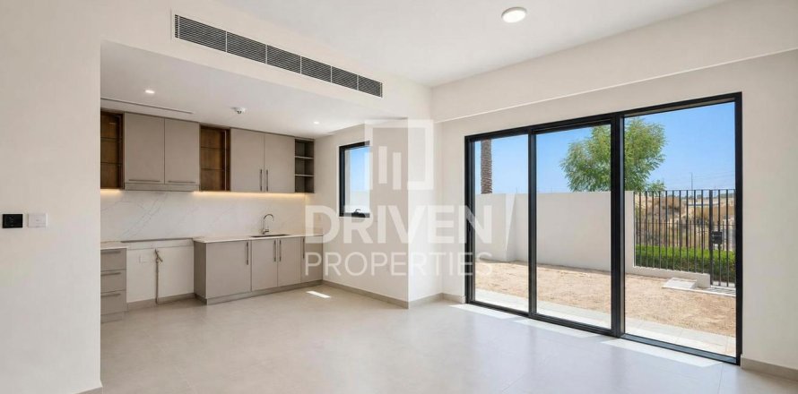 Radhus i Arabian Ranches 3, Dubai, UAE 3 sovrum, 144.84 kvm Nr. 762647