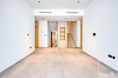 Villa in Jumeirah, Dubai, UAE 4 bedrooms, 9613.61 sq.m. № 747815 - photo 4