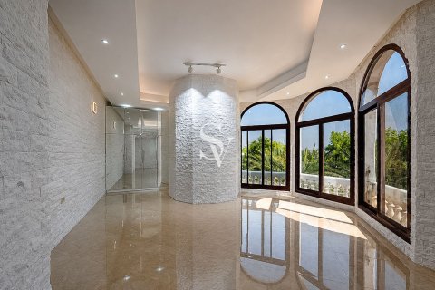 Villa à louer à Emirates Hills, Dubai, EAU 8 chambres, 1724 m2 № 721446 - photo 11