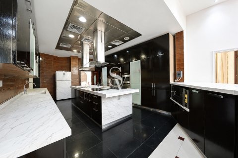 Villa à louer à Emirates Hills, Dubai, EAU 8 chambres, 1724 m2 № 721446 - photo 6