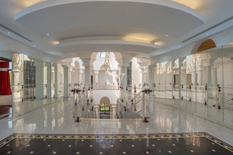 Villa à louer à Emirates Hills, Dubai, EAU 8 chambres, 1724 m2 № 721446 - photo 13