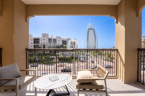 Apartemen di Umm Suqeim, Dubai, UEA 3 kamar tidur, 186 m2 nomor 663365