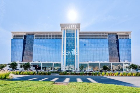 חנות ב Khalifa City, Abu Dhabi, איחוד האמירויות 194.72 מ