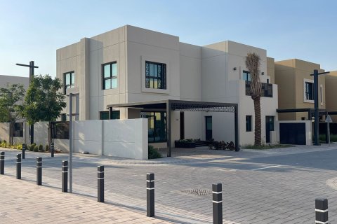 Vila u gradu Sharjah, UAE 3 spavaće sobe, 214 m2 Br. 689831 - Slika 8
