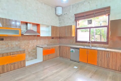Vila v Khuzam, Ras Al Khaimah, SAE 4 ložnice, 465 m² Č.: 734809 - fotografie 8