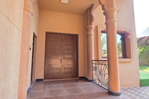 Vila v Khuzam, Ras Al Khaimah, SAE 4 ložnice, 465 m² Č.: 734809 - fotografie 17