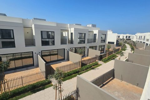 Řadový dům v Ras Al Khaimah, SAE 3 ložnice, 192 m² Č.: 734810