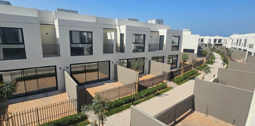 Řadový dům v Ras Al Khaimah, SAE 3 ložnice, 192 m² Č.: 734810