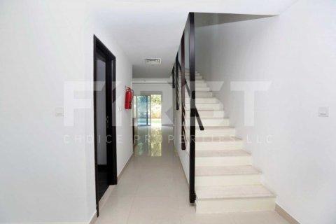 Vilë në Abu Dhabi, Emiratet e Bashkuara Arabe 2 dhoma gjumi, 170.2 m2. № 730961 - Foto 13