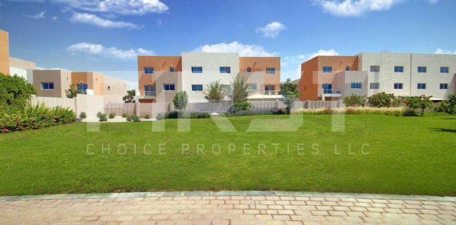 Vilë në Abu Dhabi, Emiratet e Bashkuara Arabe 2 dhoma gjumi, 170.2 m2. № 730961