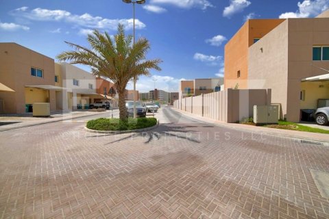 Vilë në Abu Dhabi, Emiratet e Bashkuara Arabe 2 dhoma gjumi, 170.2 m2. № 730961 - Foto 17
