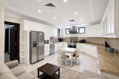 ویلا در Palm Jumeirah، Dubai ، امارات متحده عربی 4 خوابه ، 620.78 متر مربع.  شماره 756705