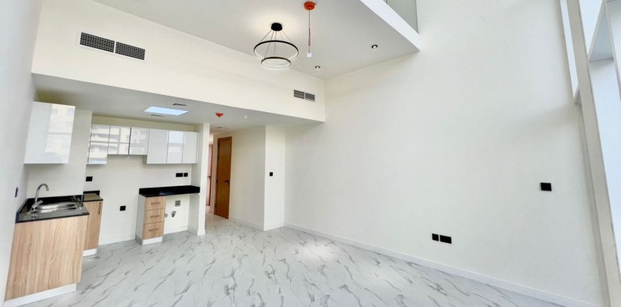 Dubai Investment Park、Dubai、UAEにあるタウンハウス 4ベッドルーム、271.26 m2 No749496