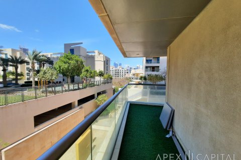 Apartament de închiriat în The Views, Dubai, EAU 2 dormitoare, 135.5 mp.  №265565 - poză 2