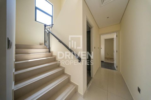 Kaupunkipientalo Dubai, Arabiemiraatit 3 makuuhuonetta, 166.2 m2 № 765252 - kuva 5