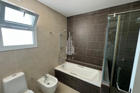 Üürile anda villa asukohaga Khalifa City, Abu Dhabi, AÜE: 4 magamistoaga, 679.6 m² Nr 517682 - pilt 14