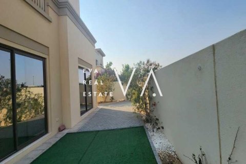 Villa asukohaga Dubai, AÜE: 5 magamistoaga, 638.5 m² Nr 637721