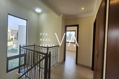 Vila u Dubai, UAE 5 spavaćih soba, 638.5 m2 Br. 637721 - fotografija 17