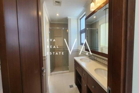 Vila u Dubai, UAE 5 spavaćih soba, 638.5 m2 Br. 637721 - fotografija 2