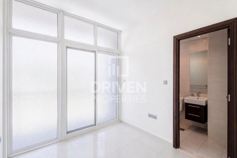 Townhouse til salg i Dubai, UAE 3 soveværelser, 112.23 kvm № 765243 - foto 6