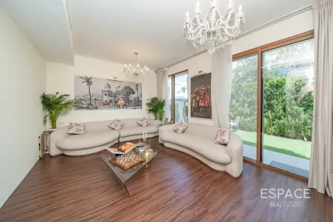 Βίλα σε Dubai Hills Estate, ΗΑΕ 4 υπνοδωμάτια, 232 τ.μ. Αρ. 738376