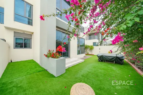 Vila di Dubai Hills Estate, UEA 4 kamar tidur, 230 m2 nomor 738377 - foto 18