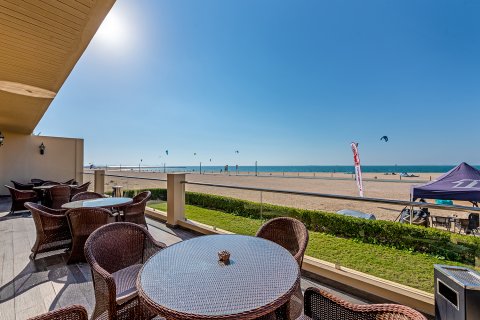 Пәтер Джумейра, Дубай, БАӘ-да 1 бөлме, 45.06 м² № 750687 - фото 2