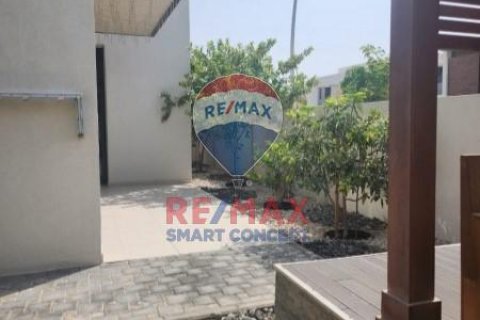 Vila na Yas Island, Abu Dhabi, SAE 4 spálne, 599.2 m2 č. 515742 - Fotografia 9