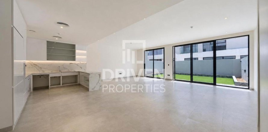 Shtëpi në qytet në Dubai Land, Emiratet e Bashkuara Arabe 3 dhoma gjumi, 232.63 m2. № 759659