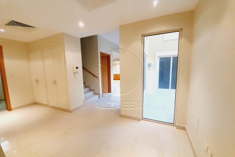 Ridamaja asukohaga Al Raha Gardens, Abu Dhabi, AÜE: 4 magamistoaga, 301 m² Nr 725716