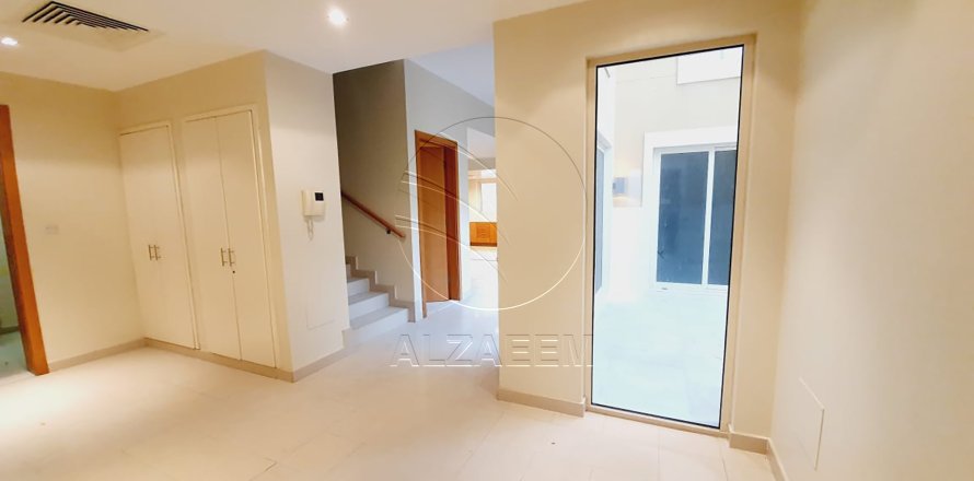خانه شهری در Al Raha Gardens، Abu Dhabi ، امارات متحده عربی 4 خوابه ، 301 متر مربع.  شماره 725716