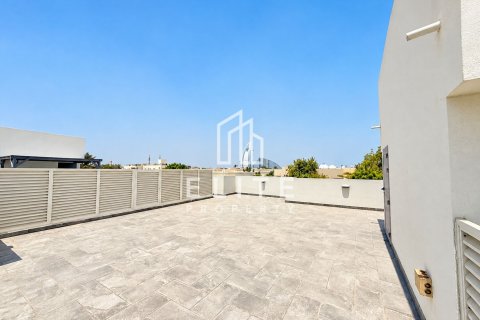 Rijtjeshuis te huur in Umm Suqeim, Dubai, VAE 3 slaapkamers, 288 vr.m., nr 764635 - foto 9