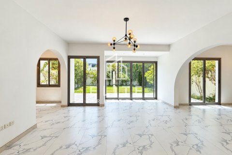 Kamienica w Umm Suqeim, Dubai, ZEA 3 sypialnie, 288 mkw. nr 764635