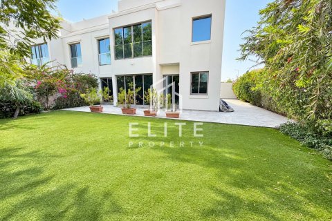 Rijtjeshuis te huur in Umm Suqeim, Dubai, VAE 3 slaapkamers, 288 vr.m., nr 764635 - foto 3