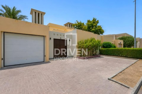 Villa Umm Suqeim, Dubaijā, AAE 4 istabas, 408.31 m2 Nr. 745401 - attēls 29