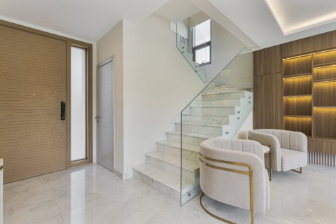 Villa para venda em Dubai, EAU 5 quartos, 557.01 m2 № 715010 - foto 2
