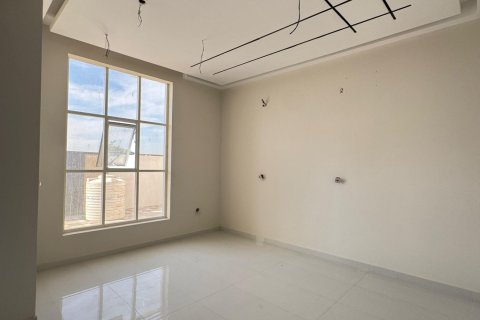 Vilë në Ras Al Khaimah, Emiratet e Bashkuara Arabe 5 dhoma gjumi, 595 m2. № 735130 - Foto 2