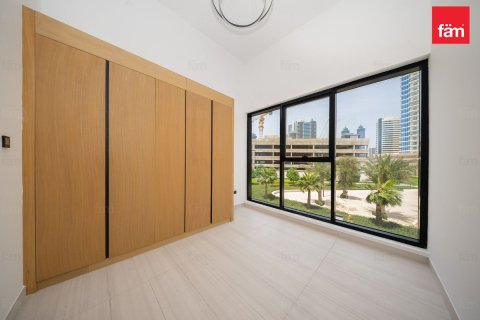 Huoneisto Business Bay, Dubai, Arabiemiraatit 3 makuuhuonetta, 129.7 m2 № 711531 - kuva 12