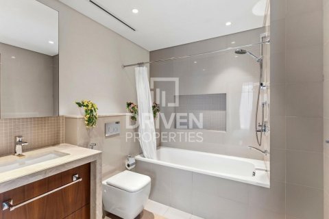 Huoneisto Downtown Dubai (Downtown Burj Dubai), Dubai, Arabiemiraatit 2 makuuhuonetta, 132.2 m2 № 765439 - kuva 18